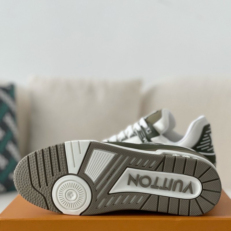 L0*is V*t0n Trainer Sneakers