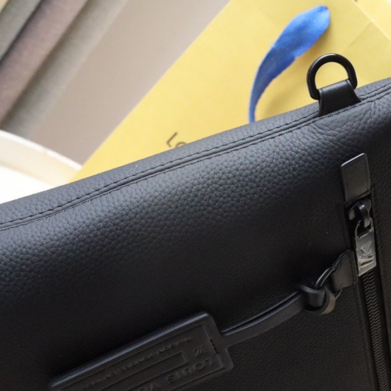 L0*is V*t0n logo calfskin protective case clutch 30*22*5cm