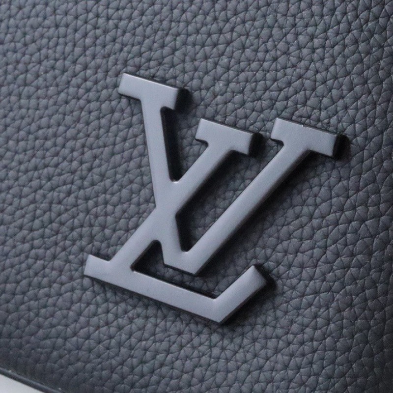 L0*is V*t0n logo calfskin protective case clutch 30*22*5cm