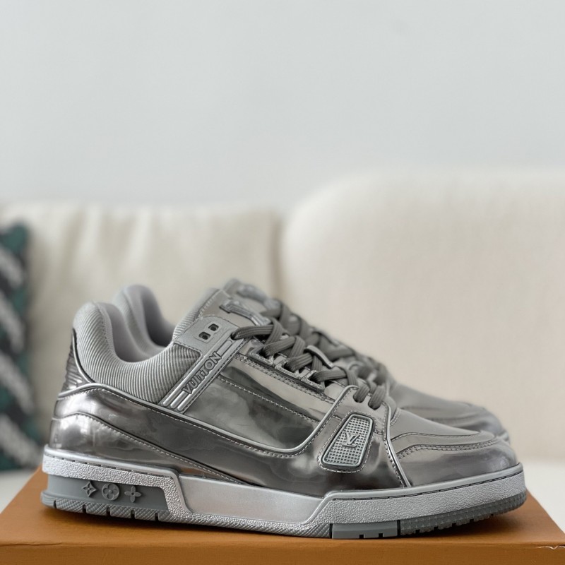 L0*is V*t0n Trainer Sneakers