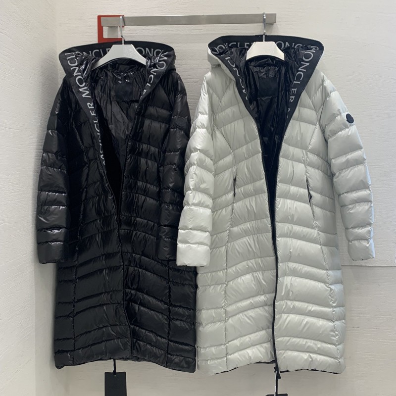 Moncler Solid color hooded zippered down long sleeves for woman