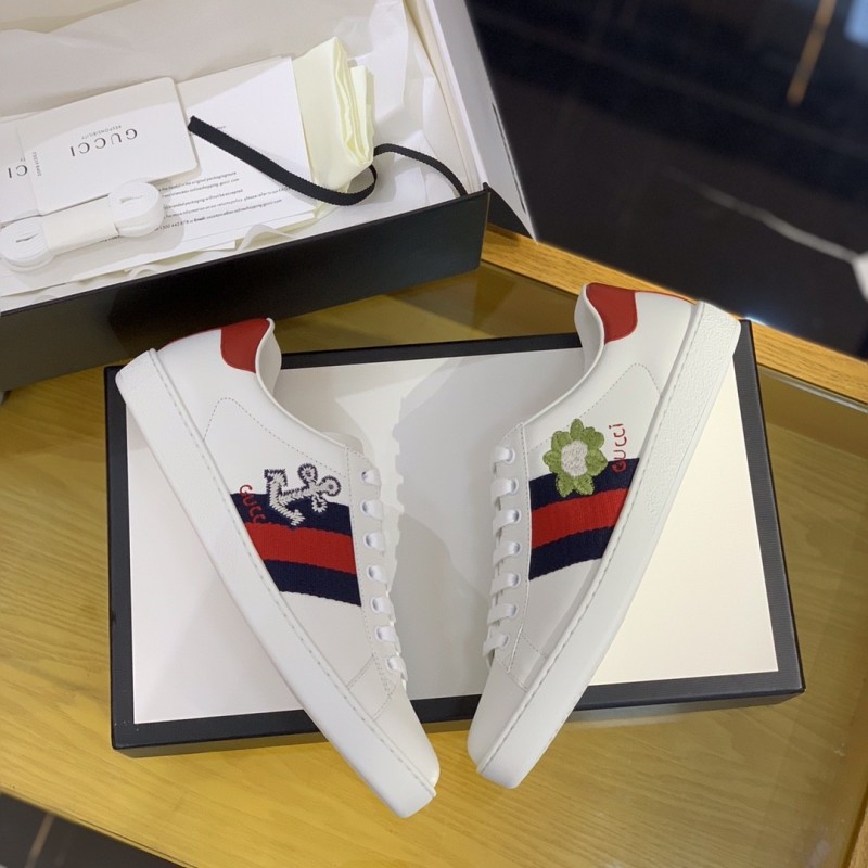 G*u*i sneakers S*pport chip phone sensing