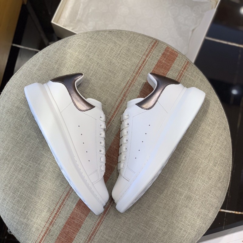 Ale*d*r M*Q*en MQ gun-black tail Sneakers