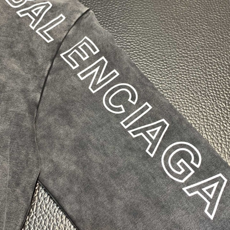 Ba*len*cia*ga Men