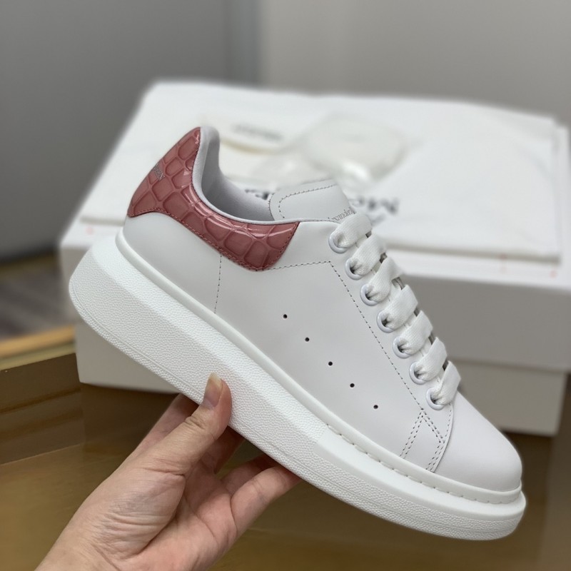 Ale*d*r M*Q*en MQ Powdery bead Stone grain tail Sneakers