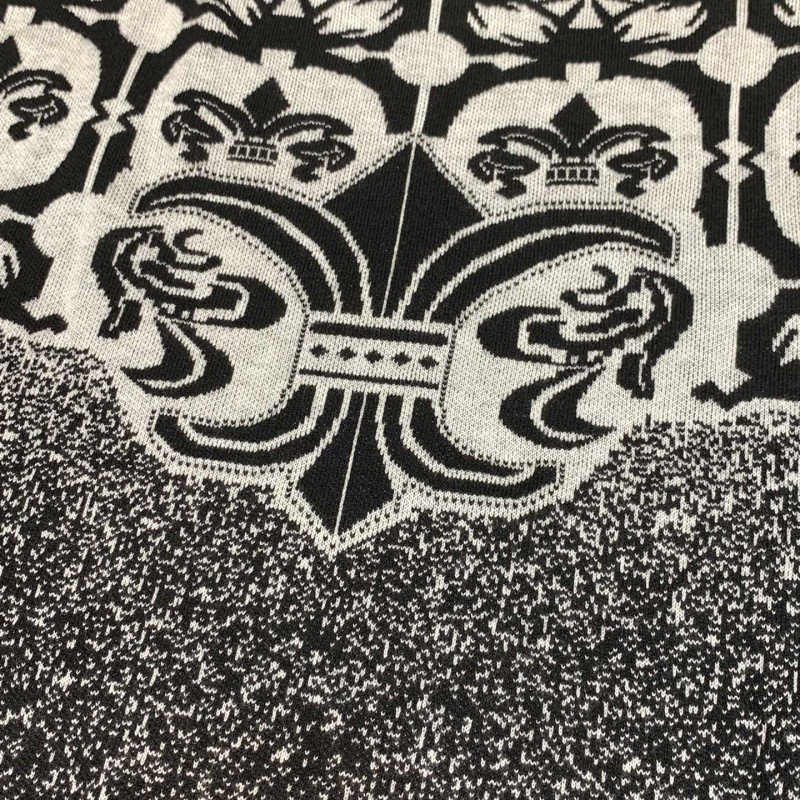 Ch**me He**ts crew neck sweater