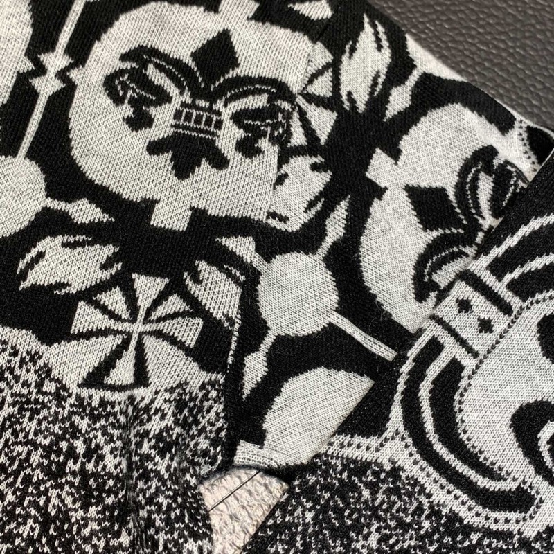 Ch**me He**ts crew neck sweater