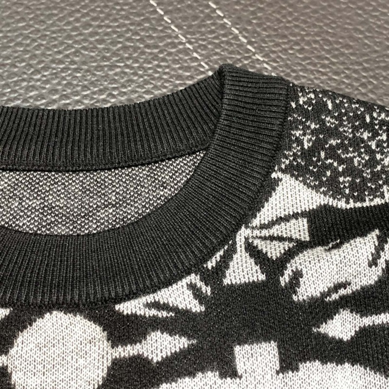 Ch**me He**ts crew neck sweater