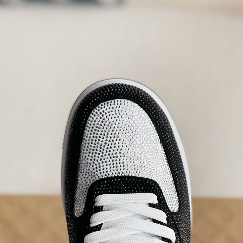 L0*is V*t0n × NIKE AIR FORCE 1 SNEAKER