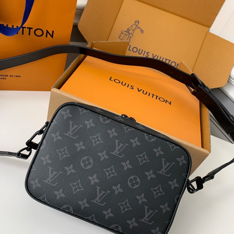 L0*is V*t0n AutumnWinter New STEAMER Black Flower Messenger Bag M46795, Top Quality