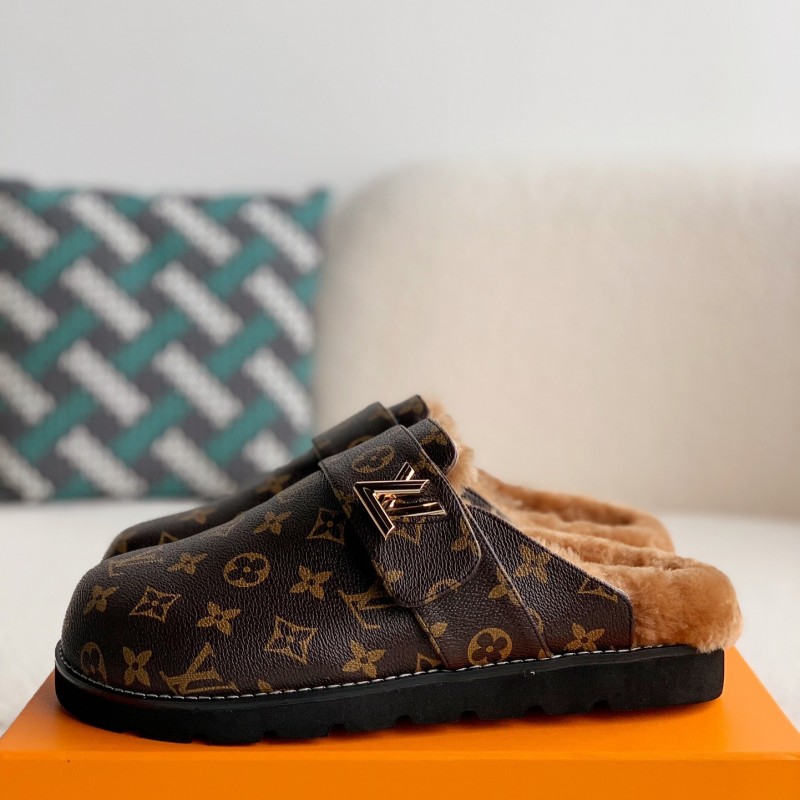 L0*is V*t0n Easy Sandals