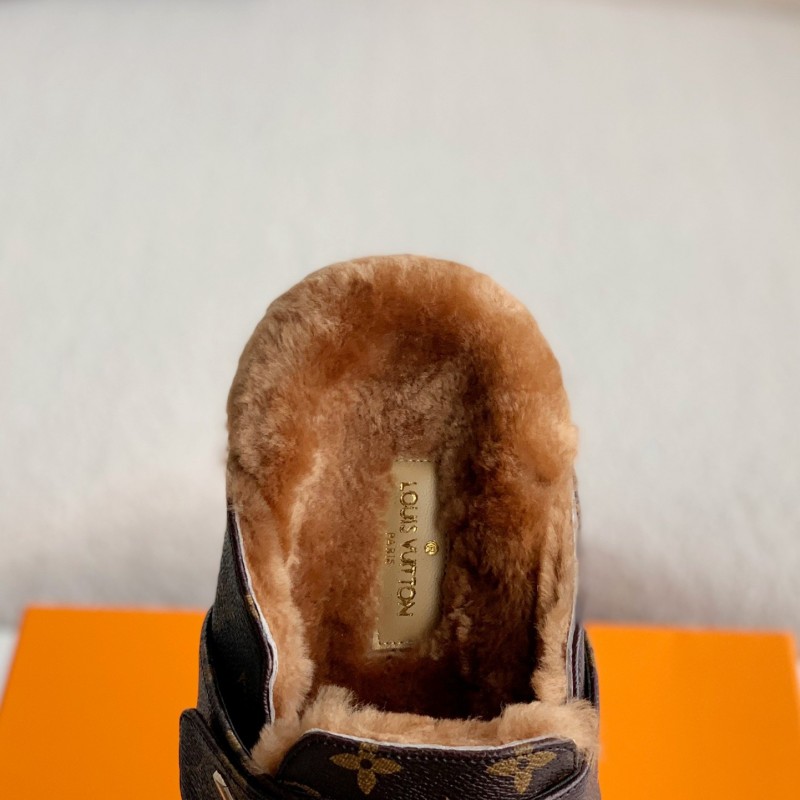 L0*is V*t0n Easy Sandals