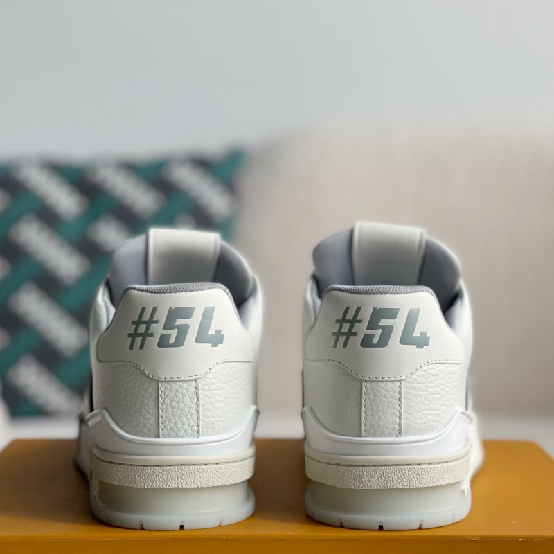 L0*is V*t0n TRAINER  Sneakers