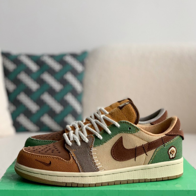 Nike Dunk Low Sneakers