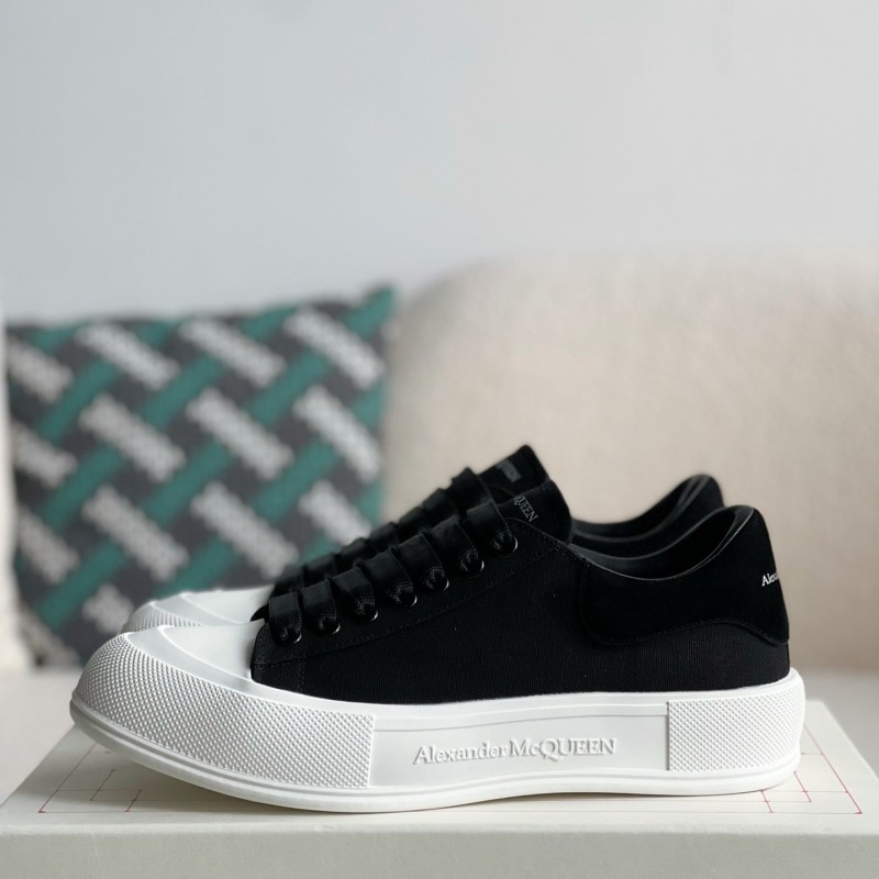 Ale*d*r M*Q*en versatile Sneakers