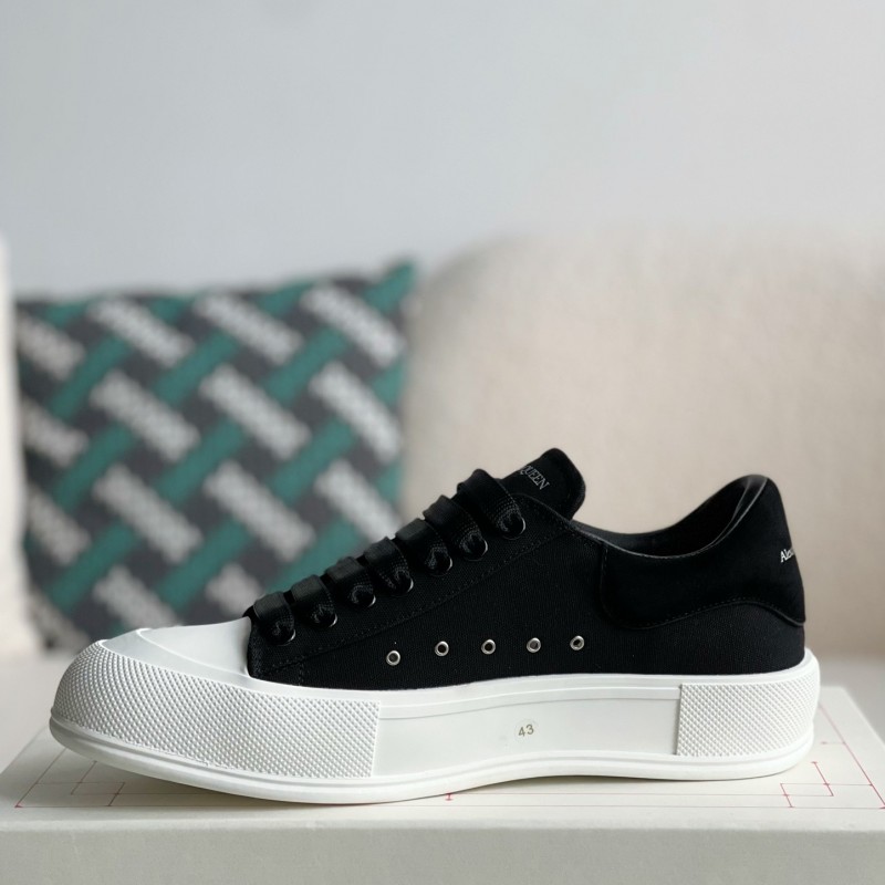 Ale*d*r M*Q*en versatile Sneakers