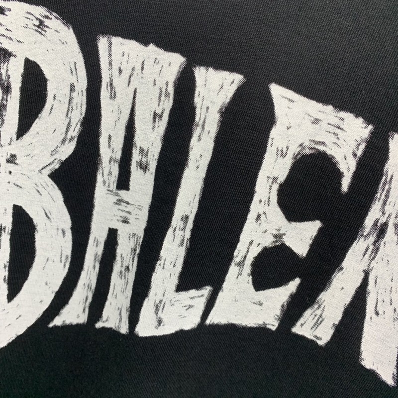 Ba*len*cia*ga beach hand-painted T-shirt