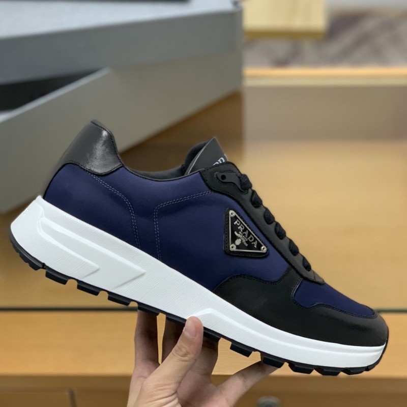 Pra*a Sneakers