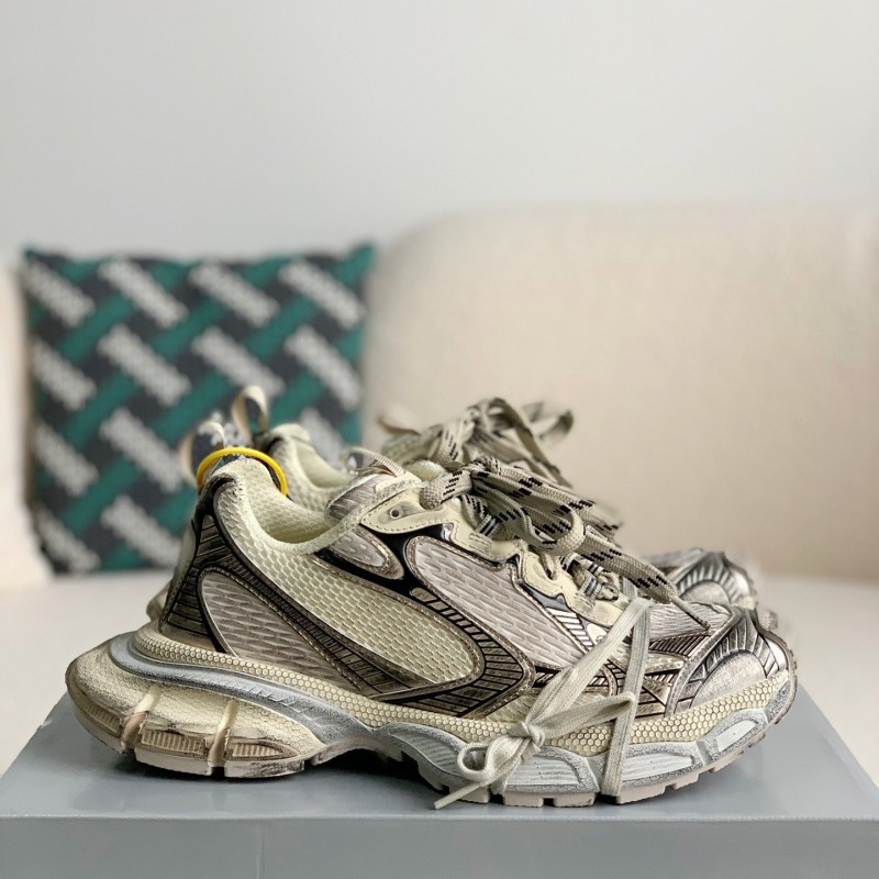 Ba*len*cia*ga Runner Sneakers