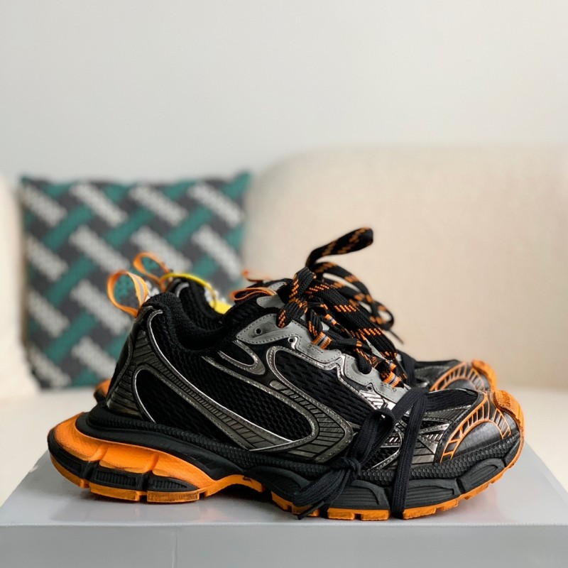 Ba*len*cia*ga Runner Sneakers