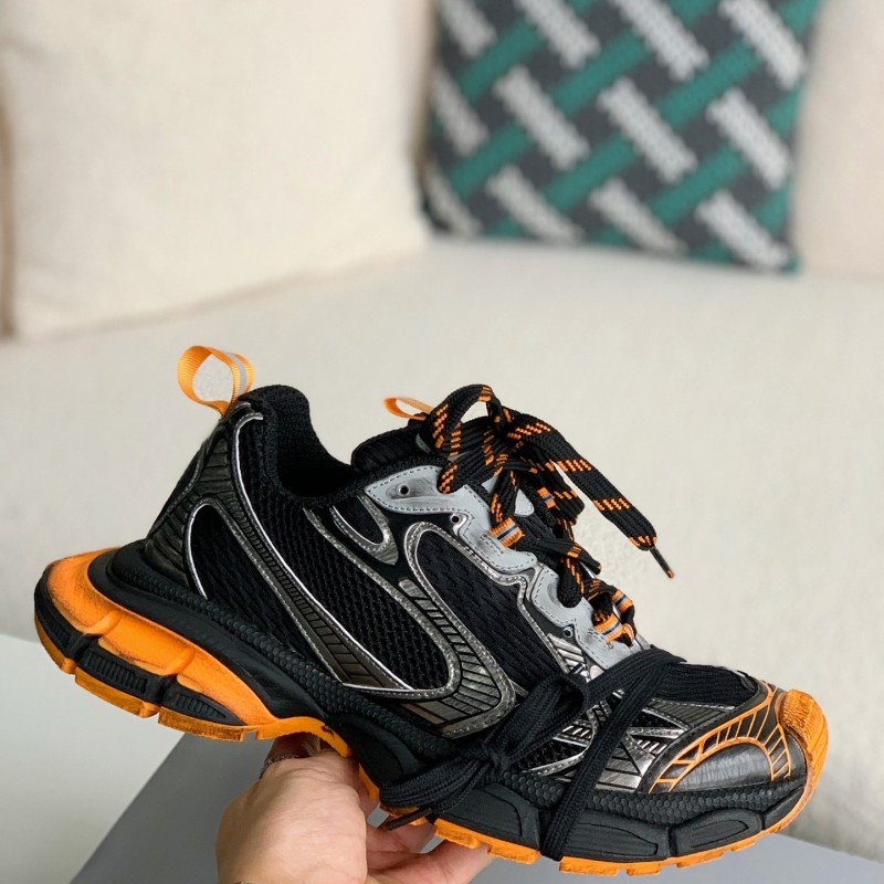 Ba*len*cia*ga Runner Sneakers