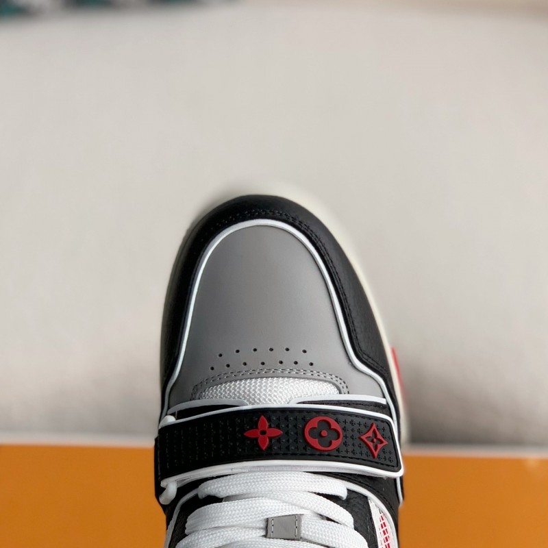 L0*is V*t0n TRAINER Sneakers