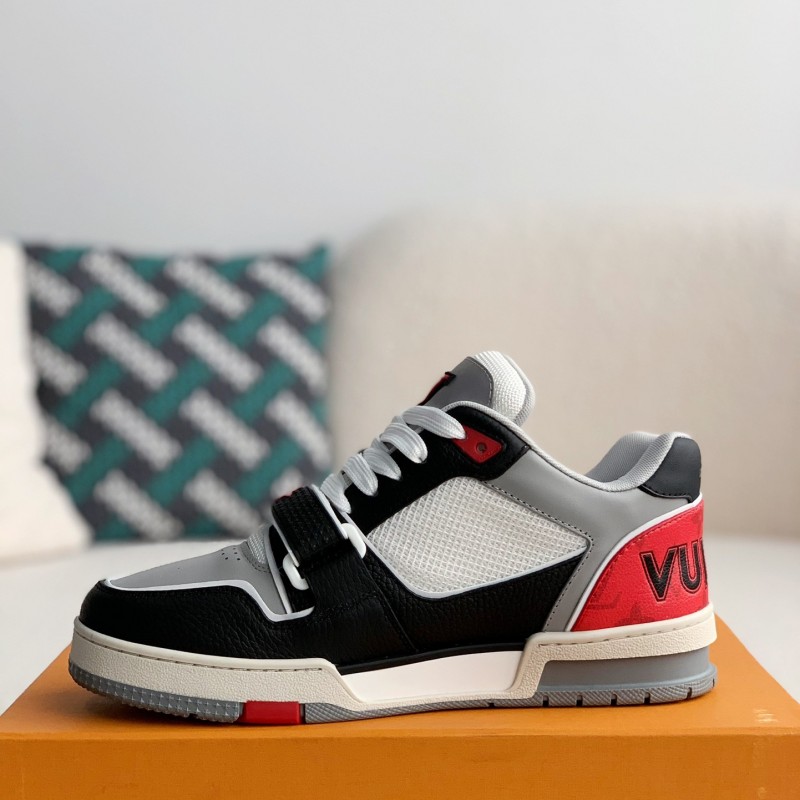 L0*is V*t0n TRAINER Sneakers