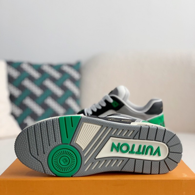 L0*is V*t0n TRAINER Sneakers