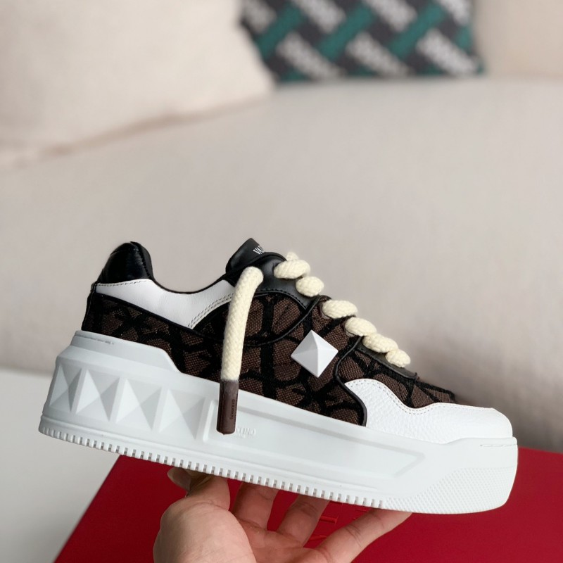 va*t*no One Stud Sneakers