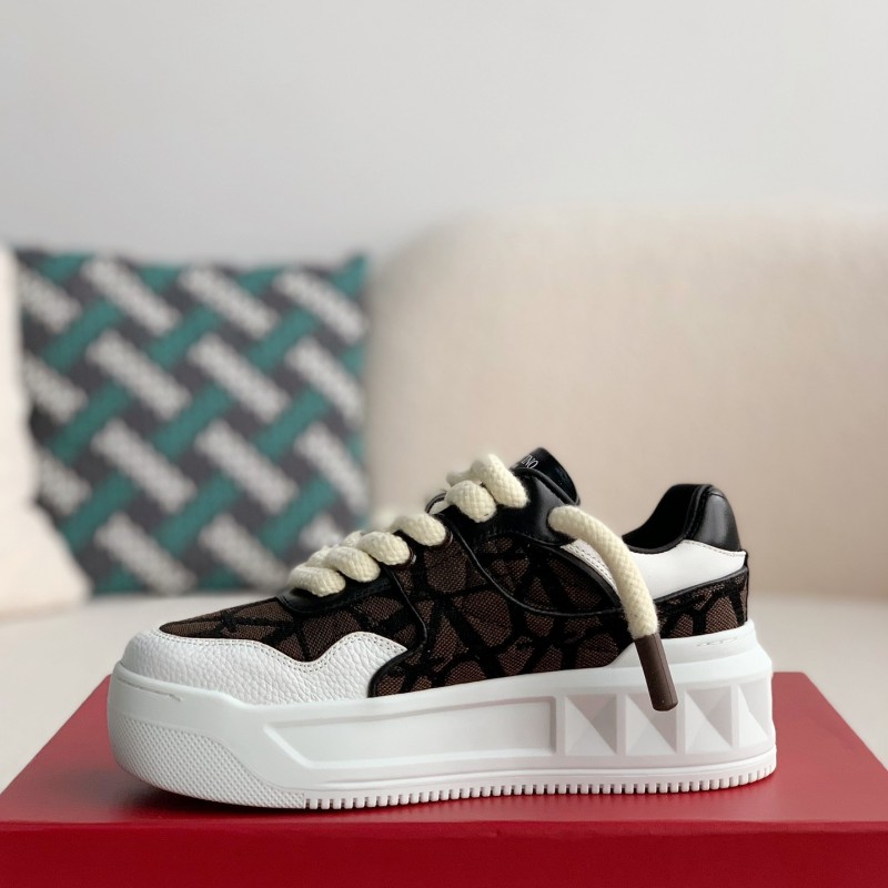 va*t*no One Stud Sneakers