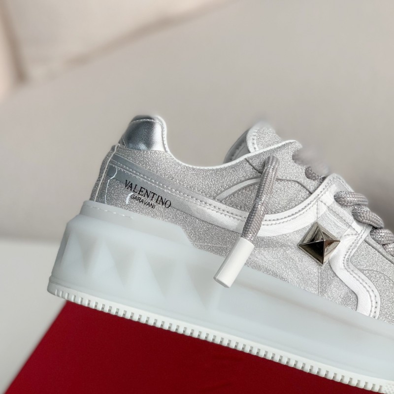 va*t*no One Stud Sneakers