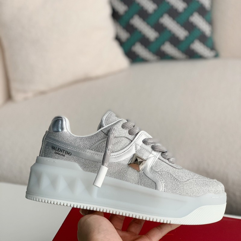 va*t*no One Stud Sneakers