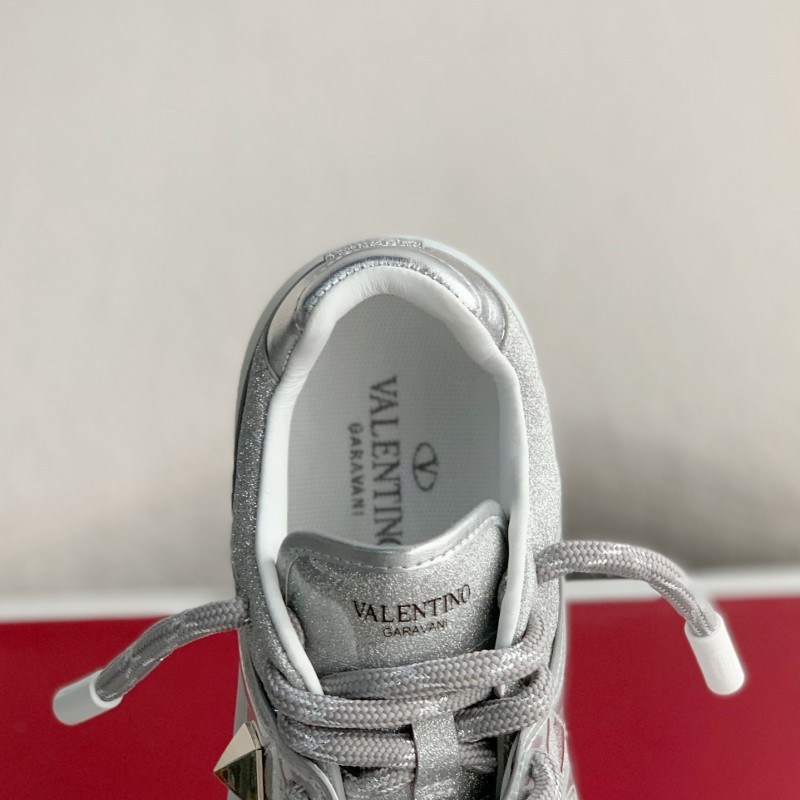 va*t*no One Stud Sneakers