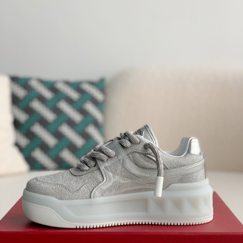 va*t*no One Stud Sneakers