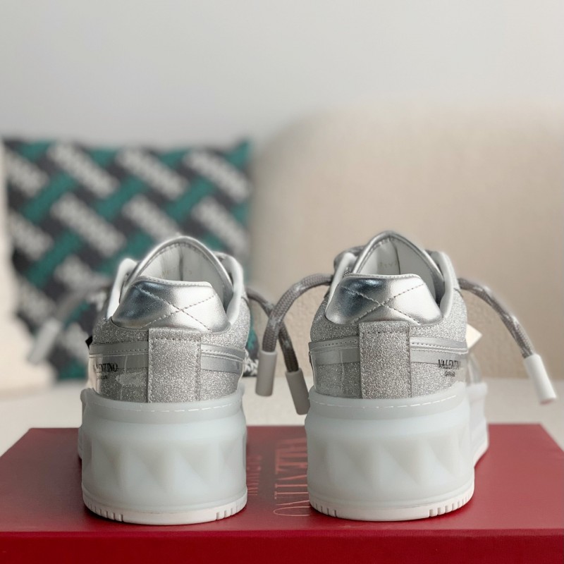 va*t*no One Stud Sneakers