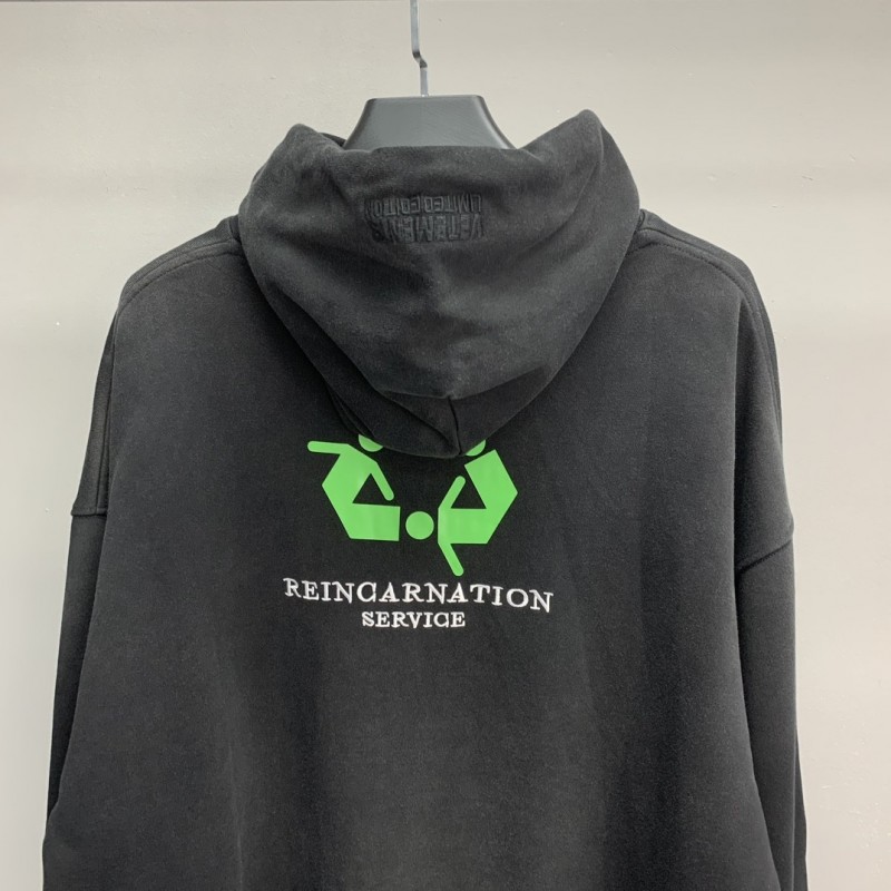 Ba*len*cia*ga lettered washed sweatshirt