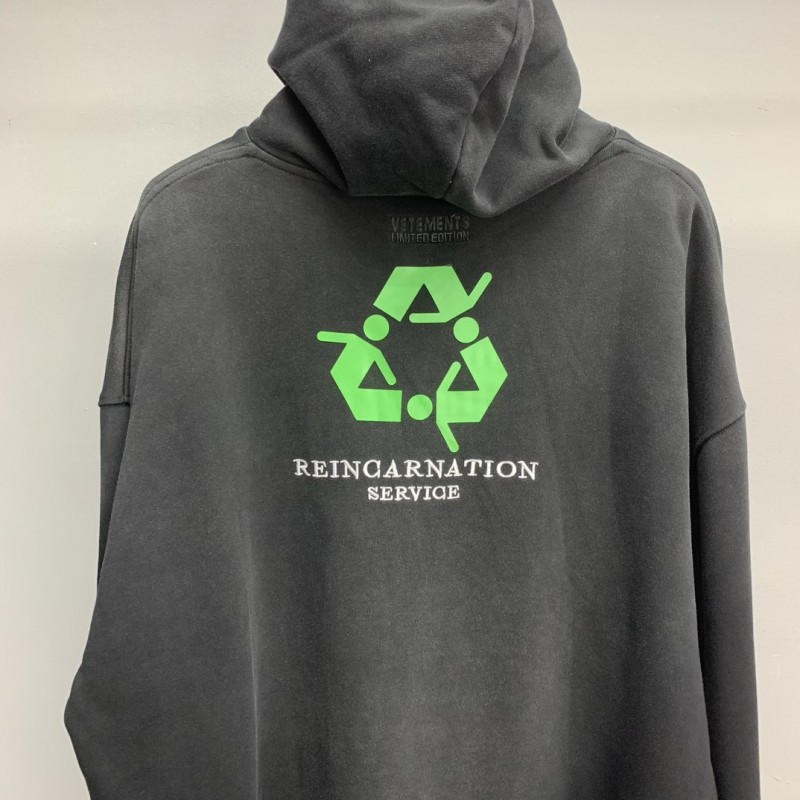 Ba*len*cia*ga lettered washed sweatshirt