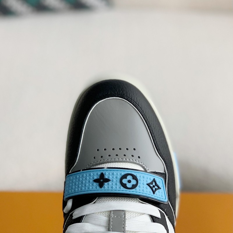 L0*is V*t0n TRAINER Sneakers