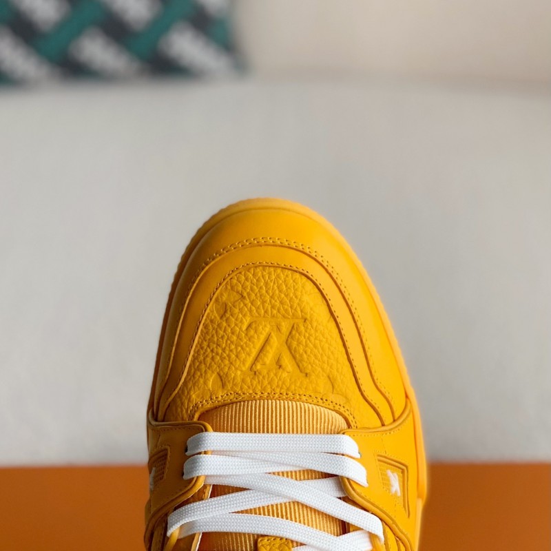 L0*is V*t0n TRAINER Sneakers