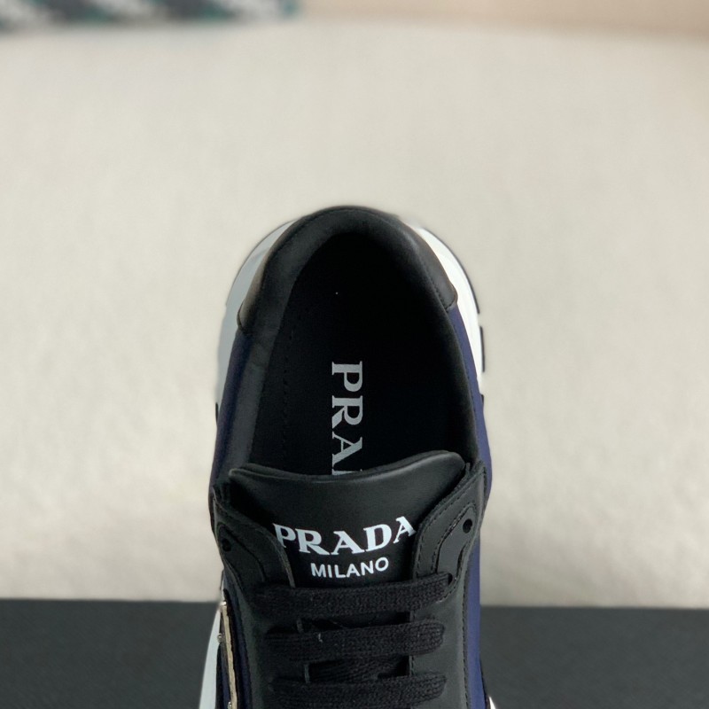 Pra*a Sneakers