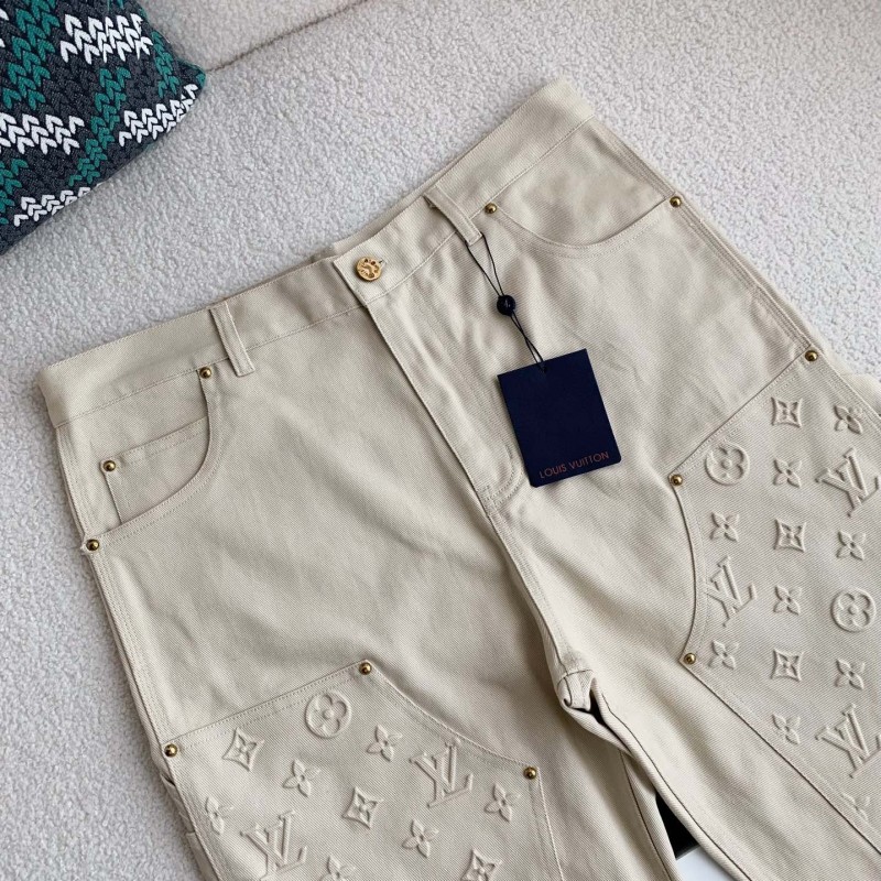 L0*is V*t0n costumes