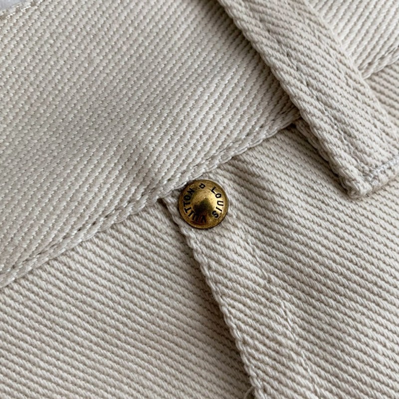 L0*is V*t0n costumes