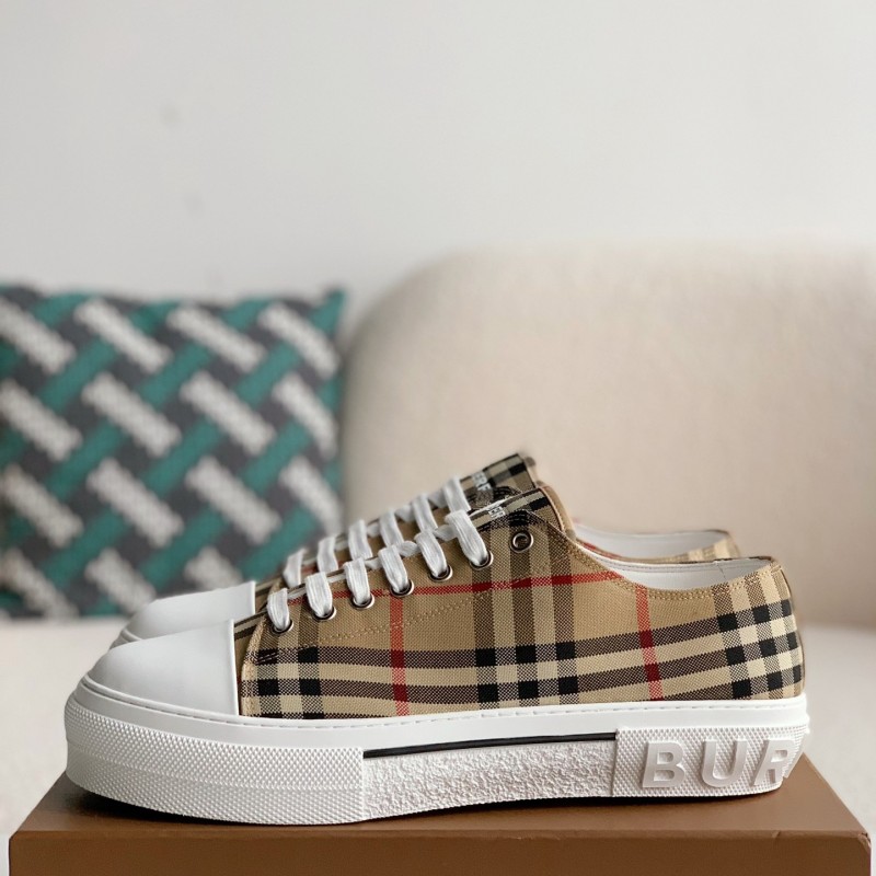 B**rry Low cut casual sports shoes