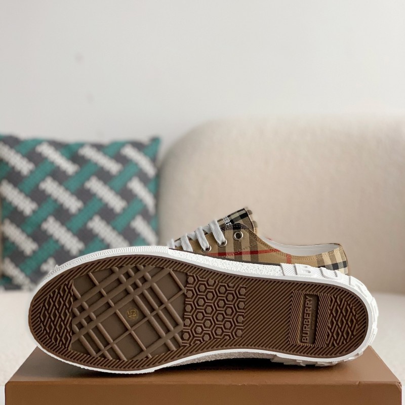 B**rry Low cut casual sports shoes