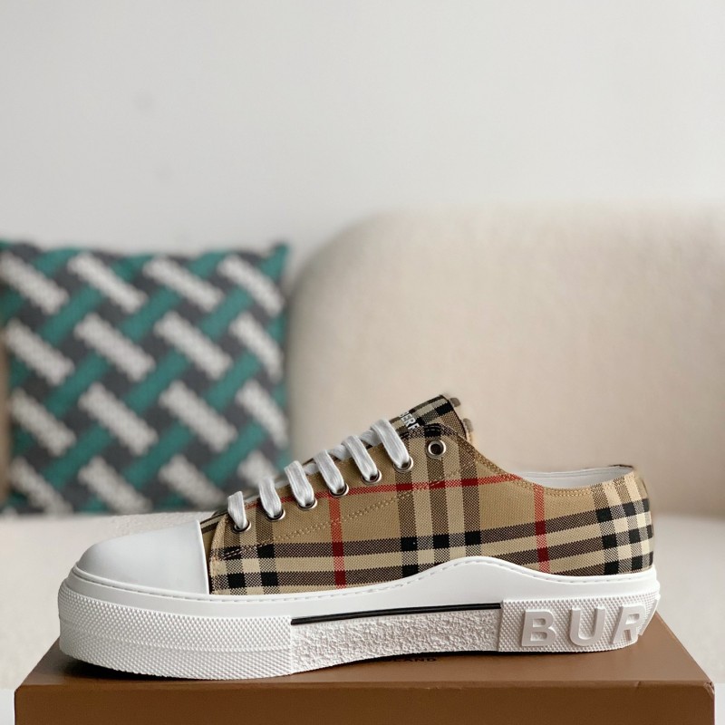 B**rry Low cut casual sports shoes