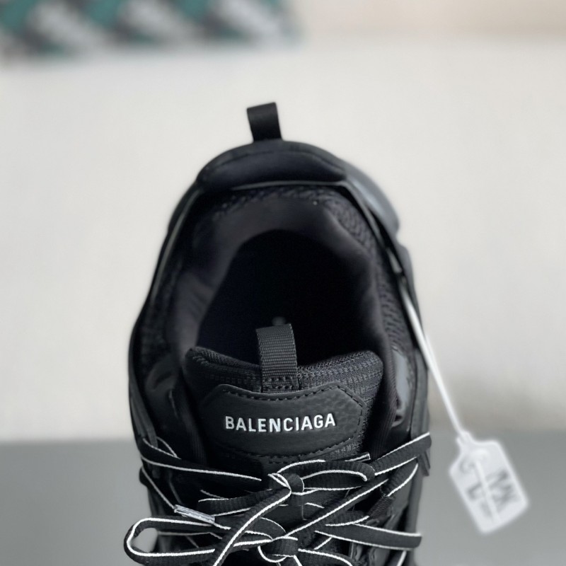 Ba*len*cia*ga sneakers