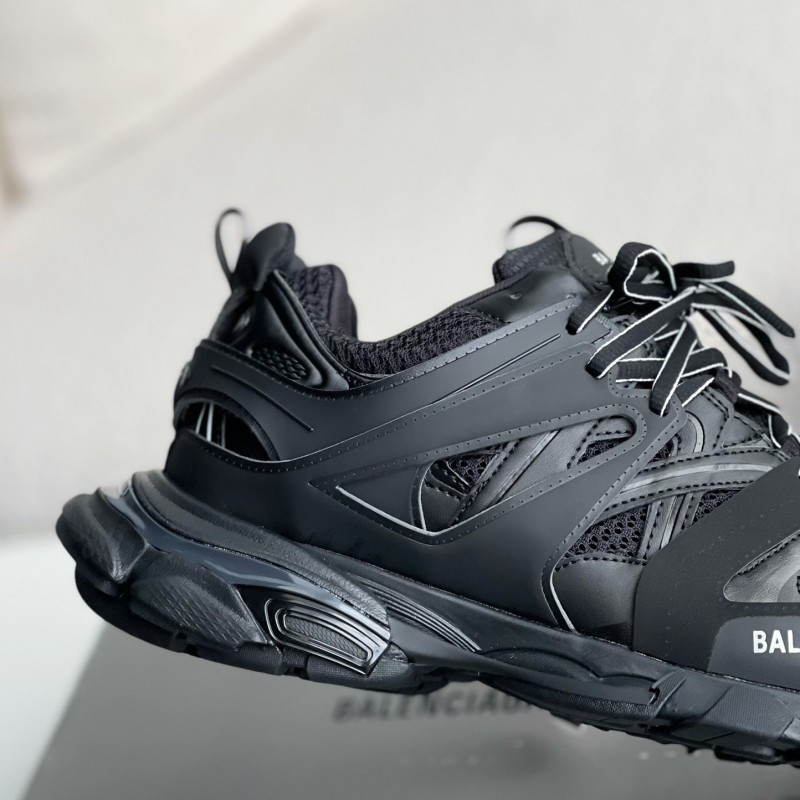 Ba*len*cia*ga sneakers