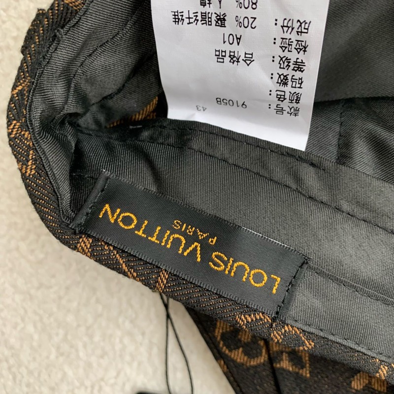 L0*is V*t0n Casual trousers