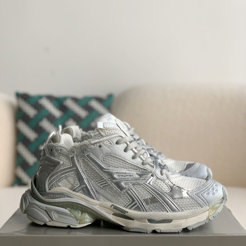 Ba*len*cia*ga Runner Sneakers