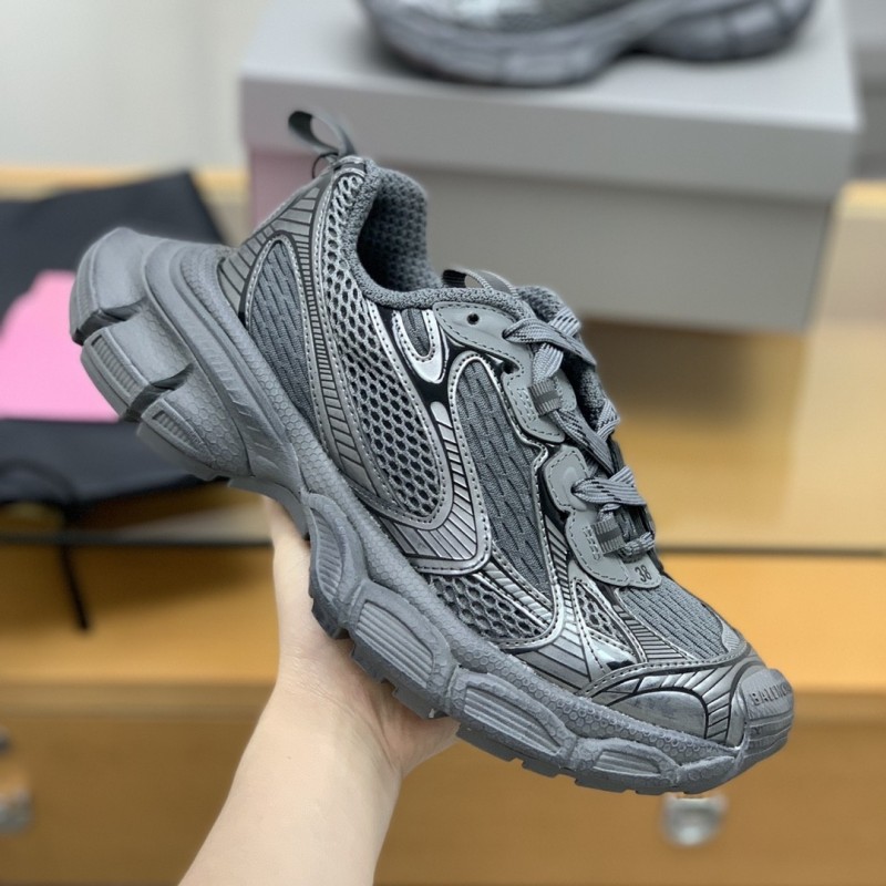 Ba*len*cia*ga sneakers